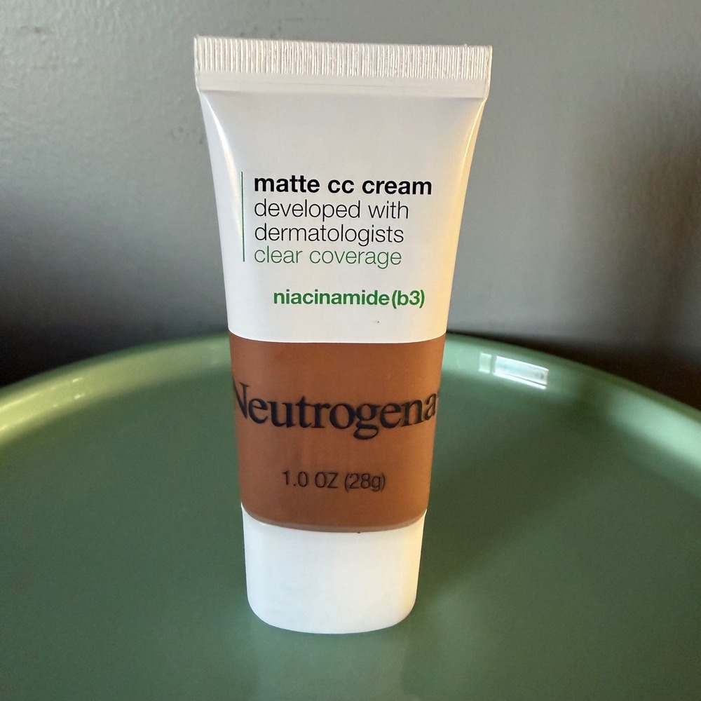 Neutrogena Matte CC Cream Cinnamon 9.0 1 oz Niacinamide Full Coverage Acne Prone